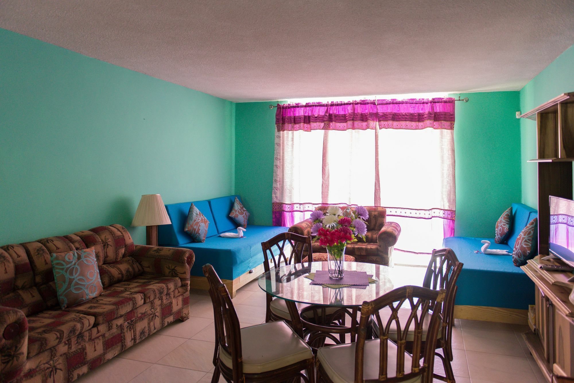 Montego Bay Club Apartments Bagian luar foto
