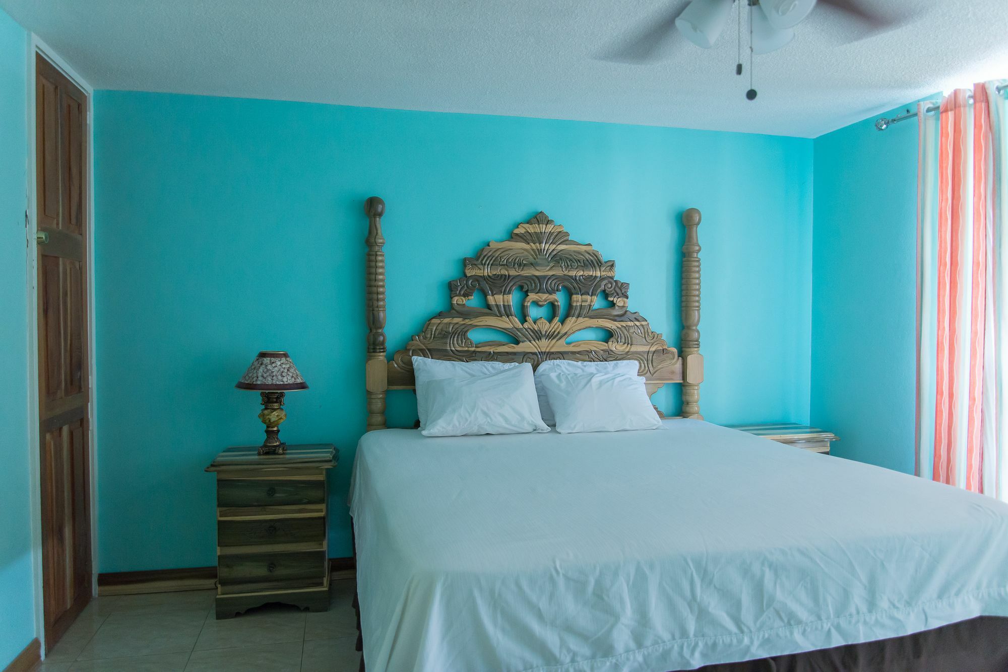 Montego Bay Club Apartments Bagian luar foto