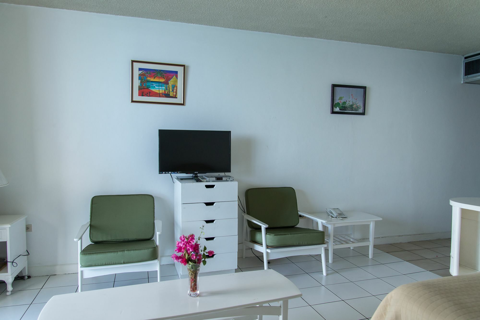 Montego Bay Club Apartments Bagian luar foto